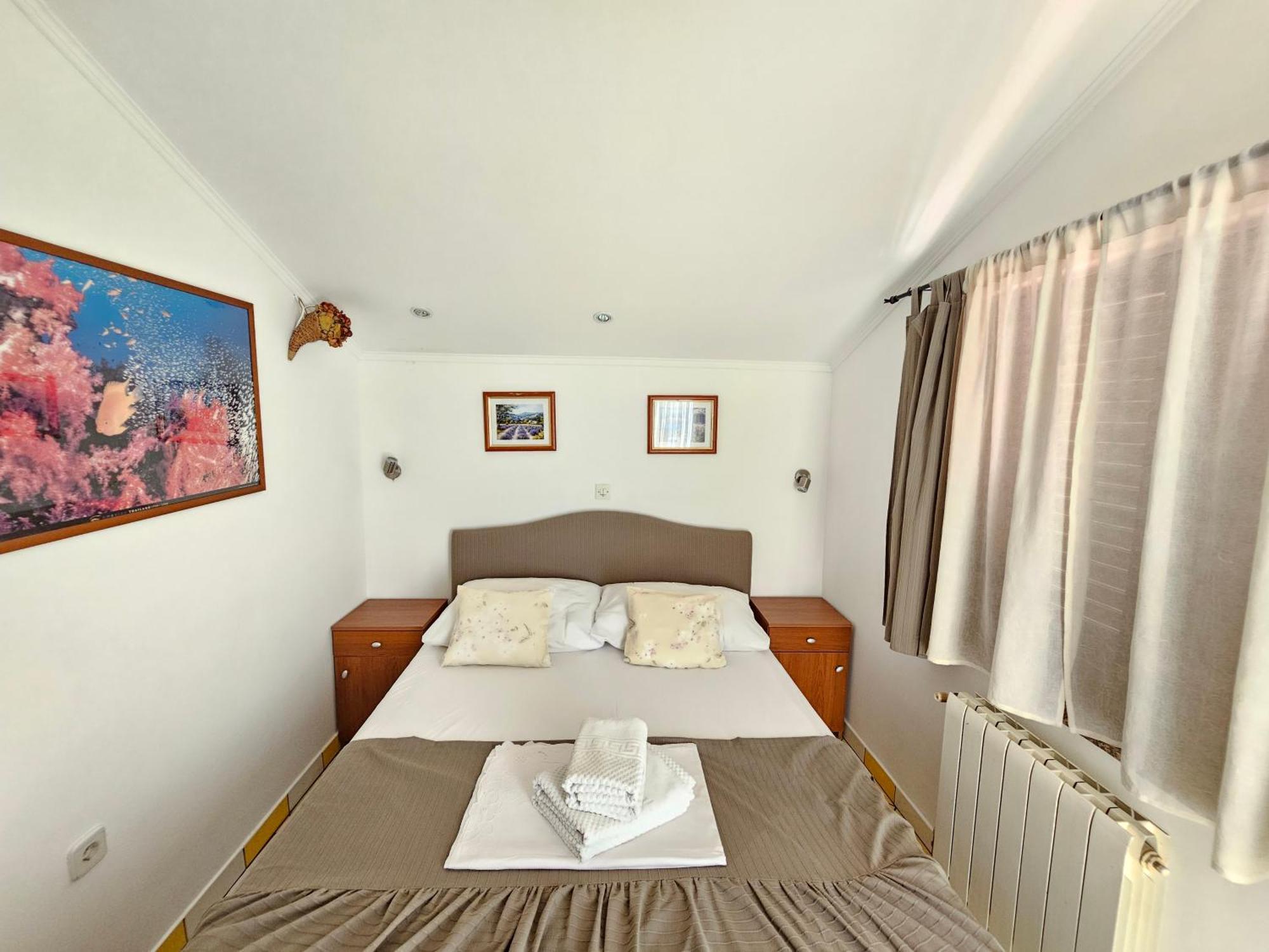 Apartments Villa Vera ノヴィ・ヴィノドロスキー エクステリア 写真